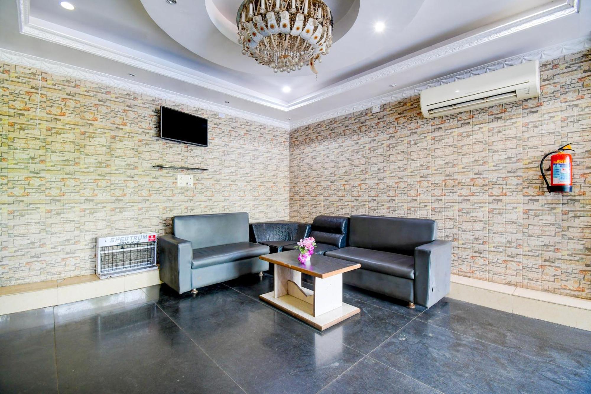 Hotel O Blue Royal Bhubaneswar Eksteriør billede